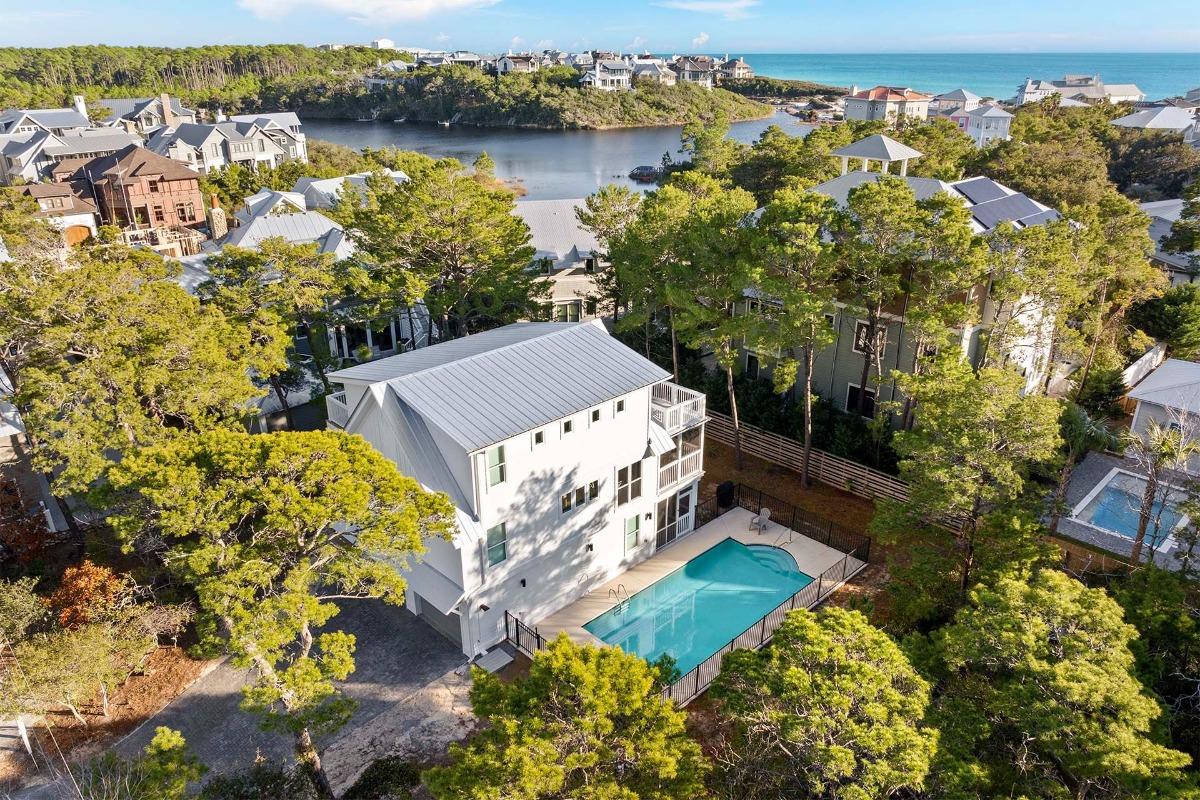 Southern Wind at 210 Buddy Street